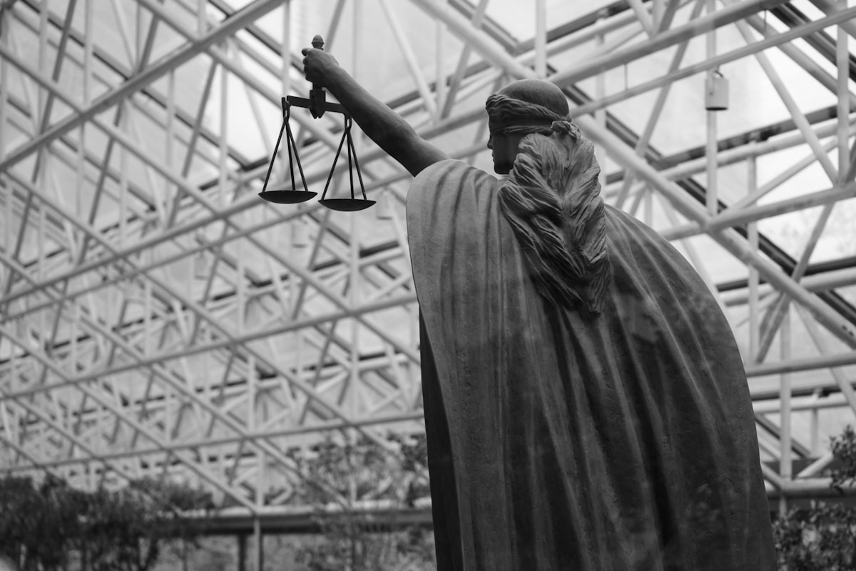 Statue of Lady Justice holding the scales